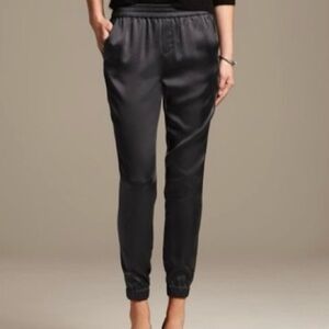 Banana Republic| Sleek Black Satin Joggers/Pants/Trousers Sz 0